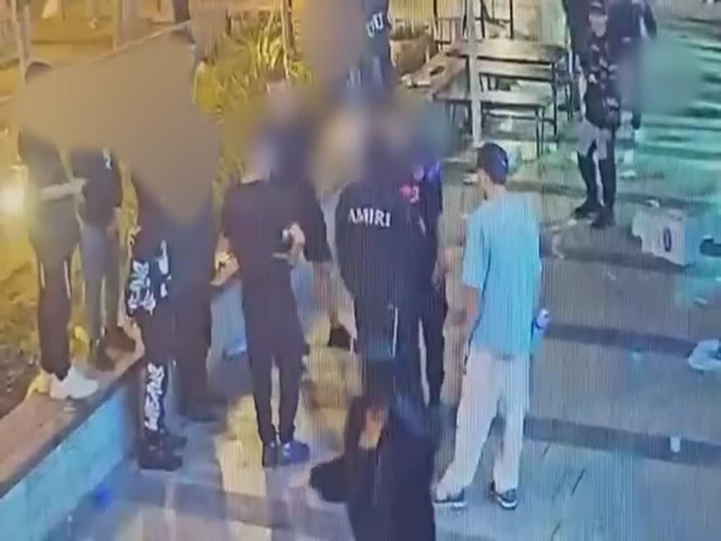 עוד קו אדום נחצה: בן 17 שלף סכין קצבים ואיים על נער בפיצרייה