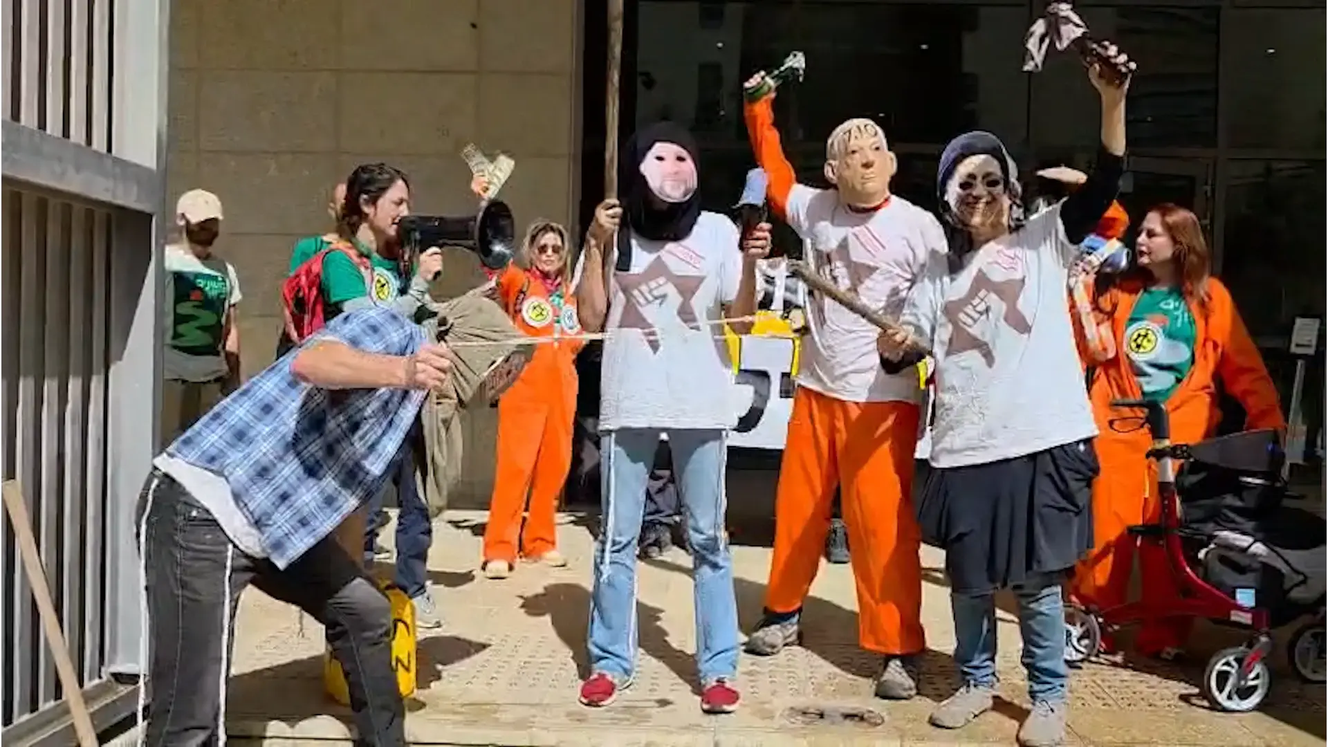 נתניהו יצא לדיון ביטחוני בקריה, העדות הושהתה