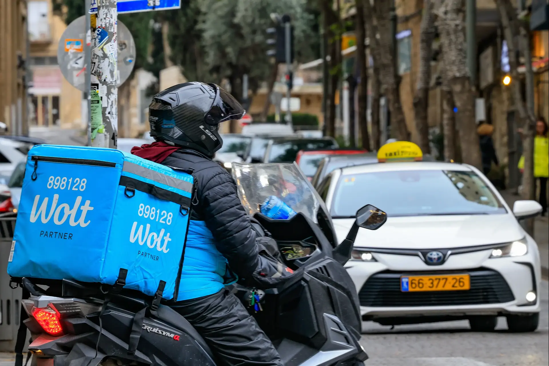 ״הצמיד אותה לאיבר מינו ונישק בכוח״: שליחת וולט הותקפה מינית