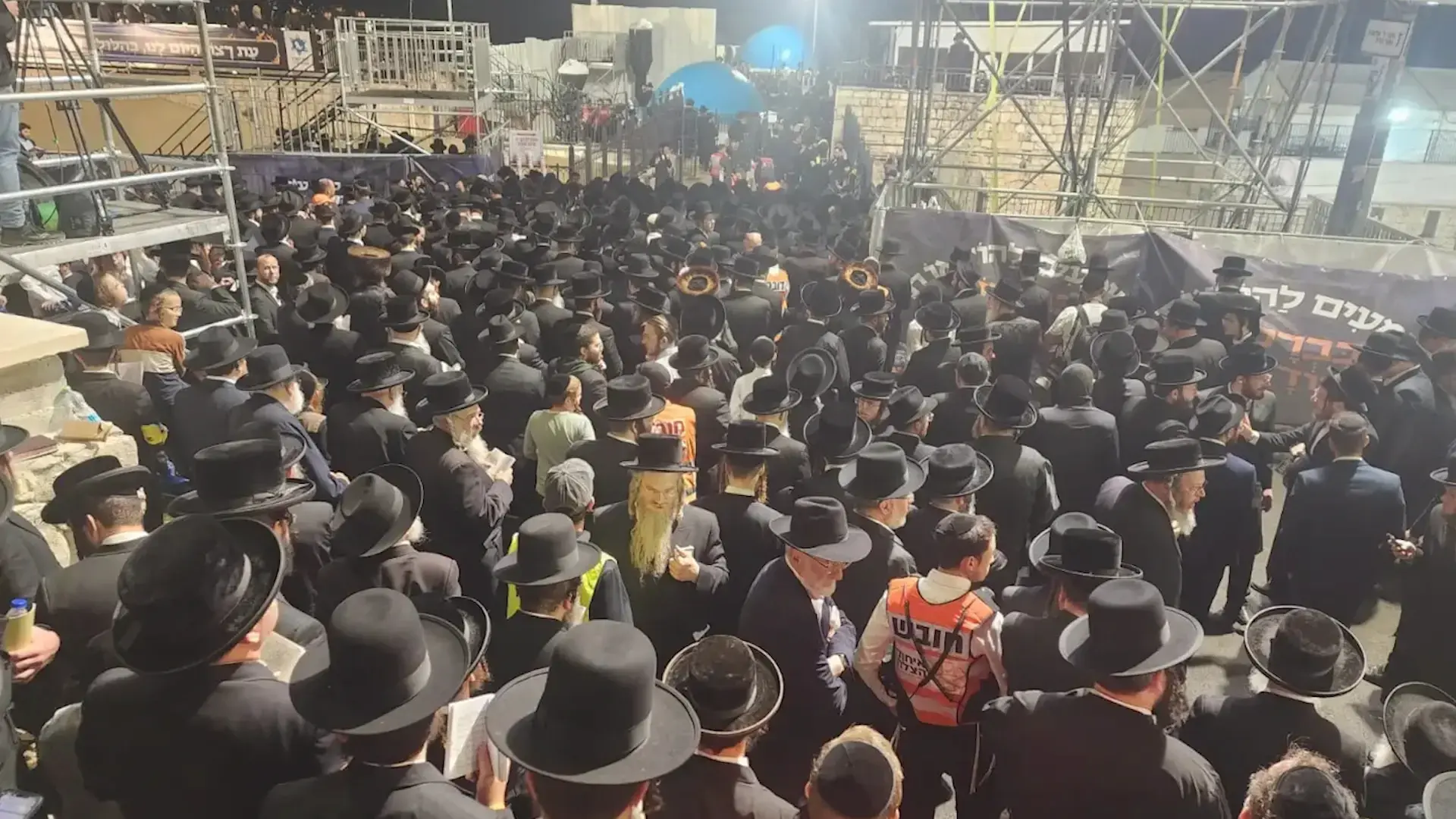 "נחתוך את כל הגדרות, ישתבח שמו": למרות האיסור על קיום ההילולה - העולים למירון פועלים נגד ההנחיות