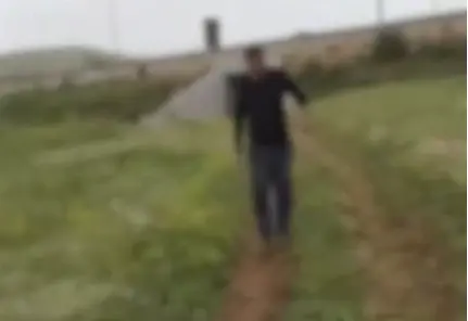 ניפץ את הרכב עם מחבט גולף: סכסוך משפחתי על קרקע הידרדר לאלימות קשה | תיעוד
