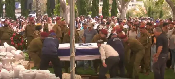 "איך ממשיכים? הייתי בטוחה שזאת טעות": רעייתו של רס"ן איתמר ספיר נפרדת בדמעות