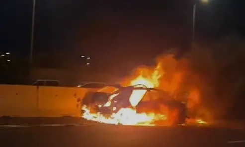 המשטרה חוקרת: רכב עלה באש בכביש 2 ליד אור עקיבא - ובתוכו גופה