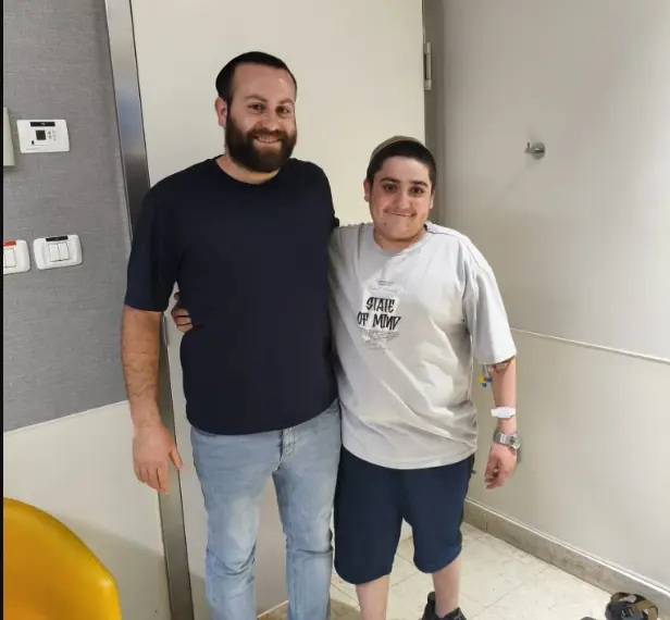 שומר אחיו: האח ביקש לתרום כליה - ויצא עם אבחנה ששינתה את חייו