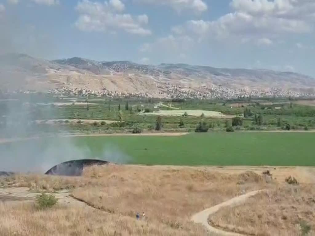 שריפה פרצה בעמק הירדן, כ-120 רכבים עלו באש