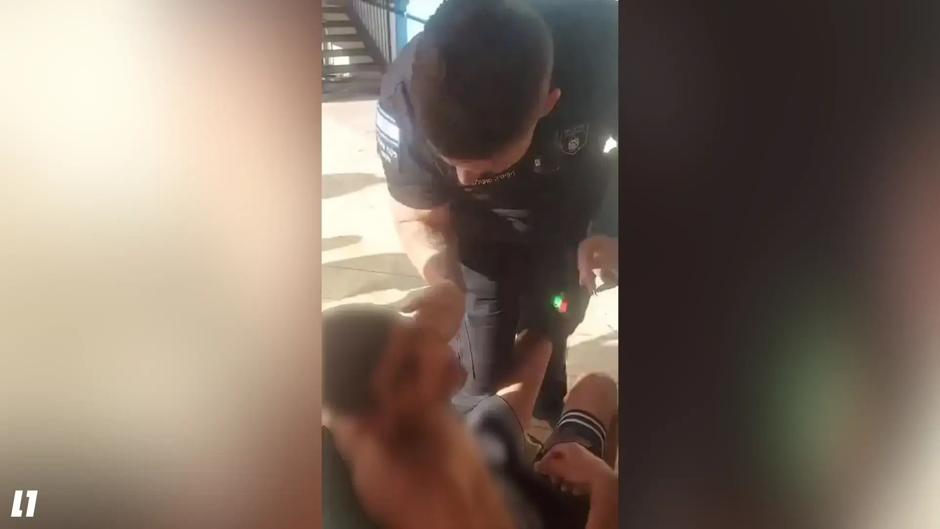 שוטרת ופקח סטרו לבן 15 - ואיימו: "עוד מילה אחת ואז**ן אותך" | תיעוד