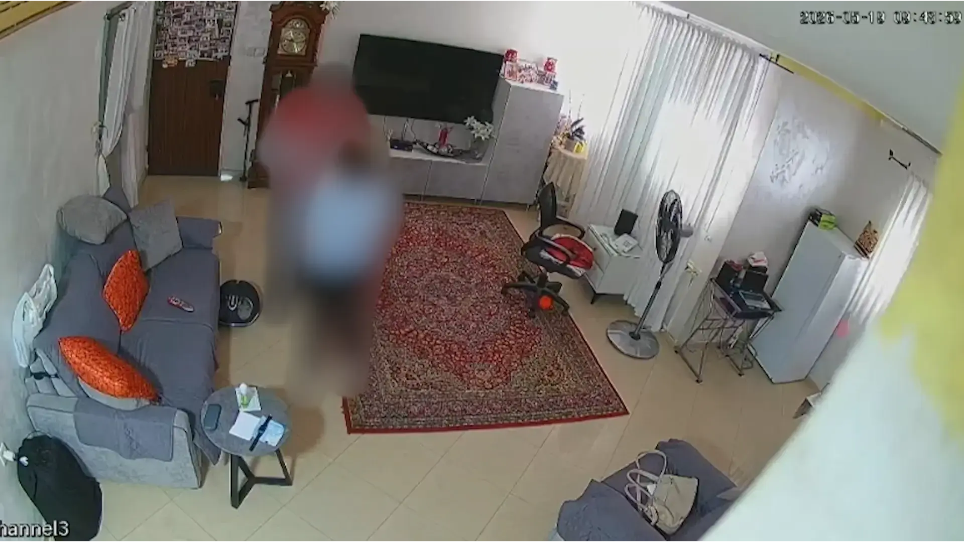 "התחזו לביטוח לאומי - והשליח כבר הגיע לאסוף את הכסף": כך נעקצה בת 78 | תיעוד בלעדי