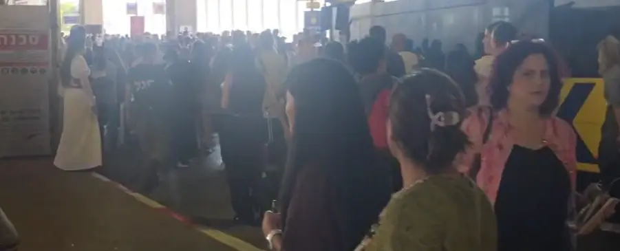 יש לכם זכות מוסרית להפגין במדינה שאינכם תורמים לה כלום?