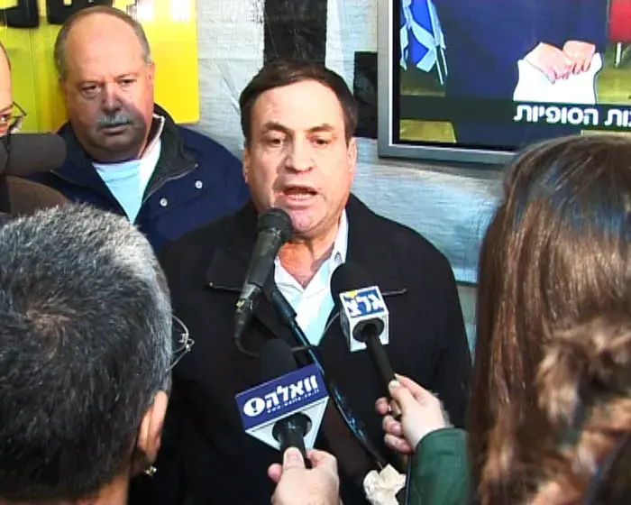 "נפגין מול הכנסת עד שברק יתפטר"