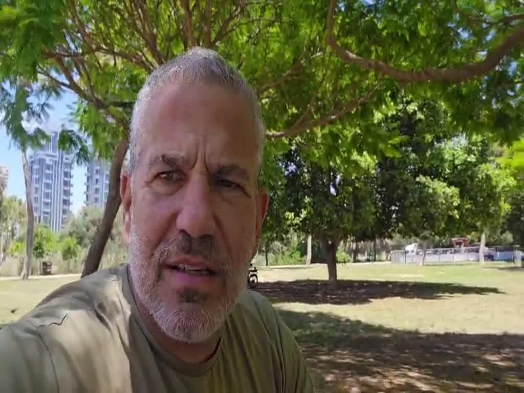 בשעה קשה צריך לתת גב - לא לחפש שוב את נתניהו | ינון מגל