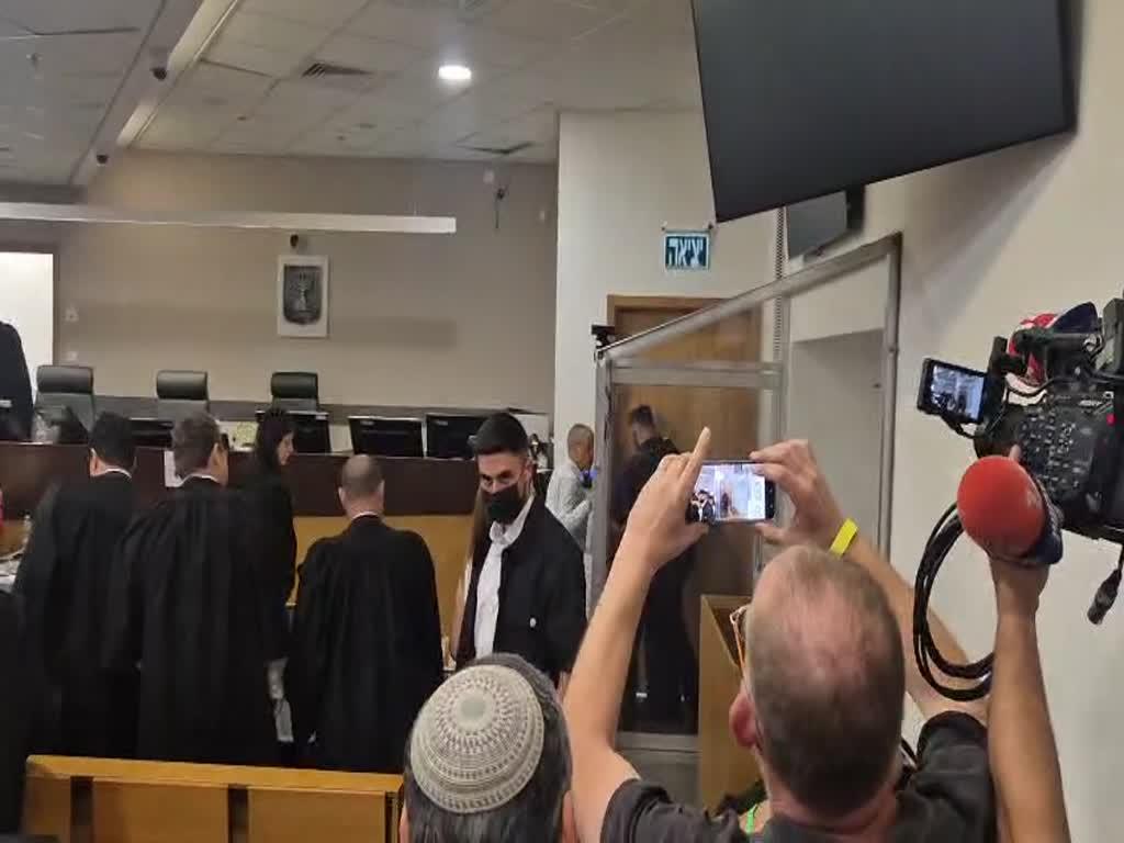 נשף המסכות: הקרב על קולות הימין מתחיל
