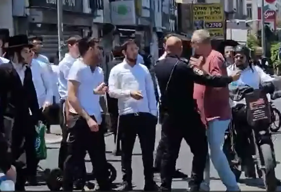 מחאת הנגד יוצאת לדרך: עשרות מפגינים בדרכם לבני ברק