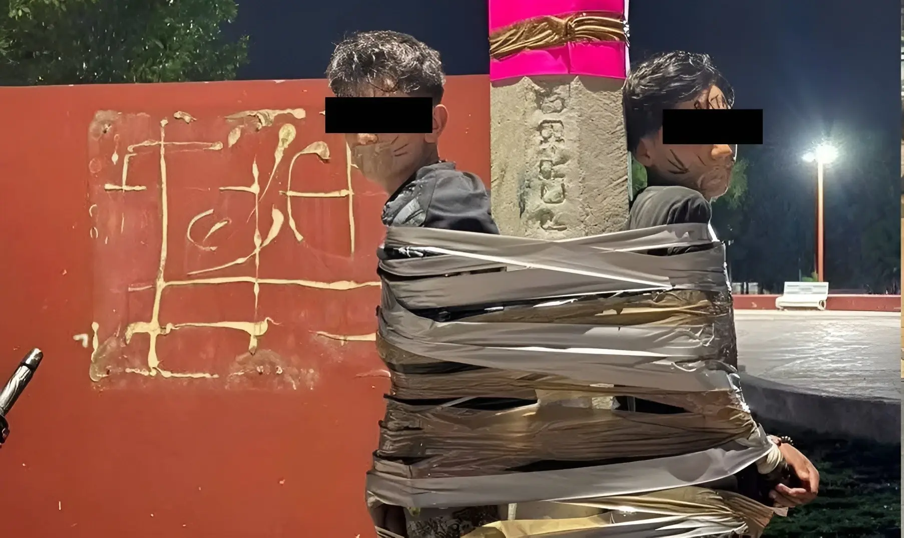 מי תופס את גנבי האופנועים וקושר אותם לעמודים ברחוב?