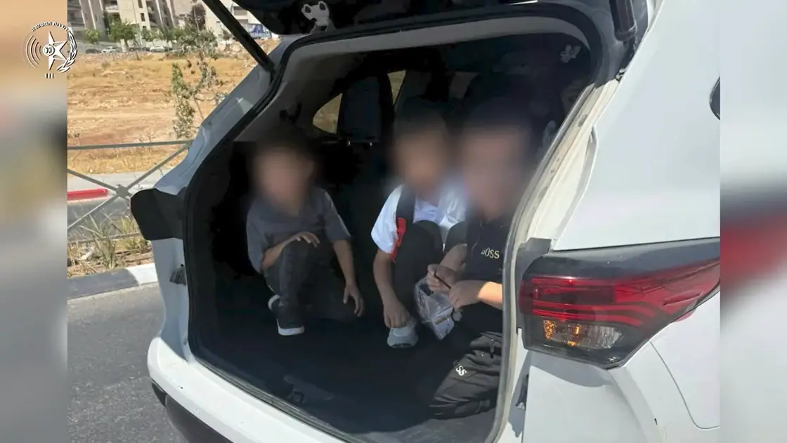 "דחוסים בתא המטען": 7 ילדים אותרו ברכב בירושלים