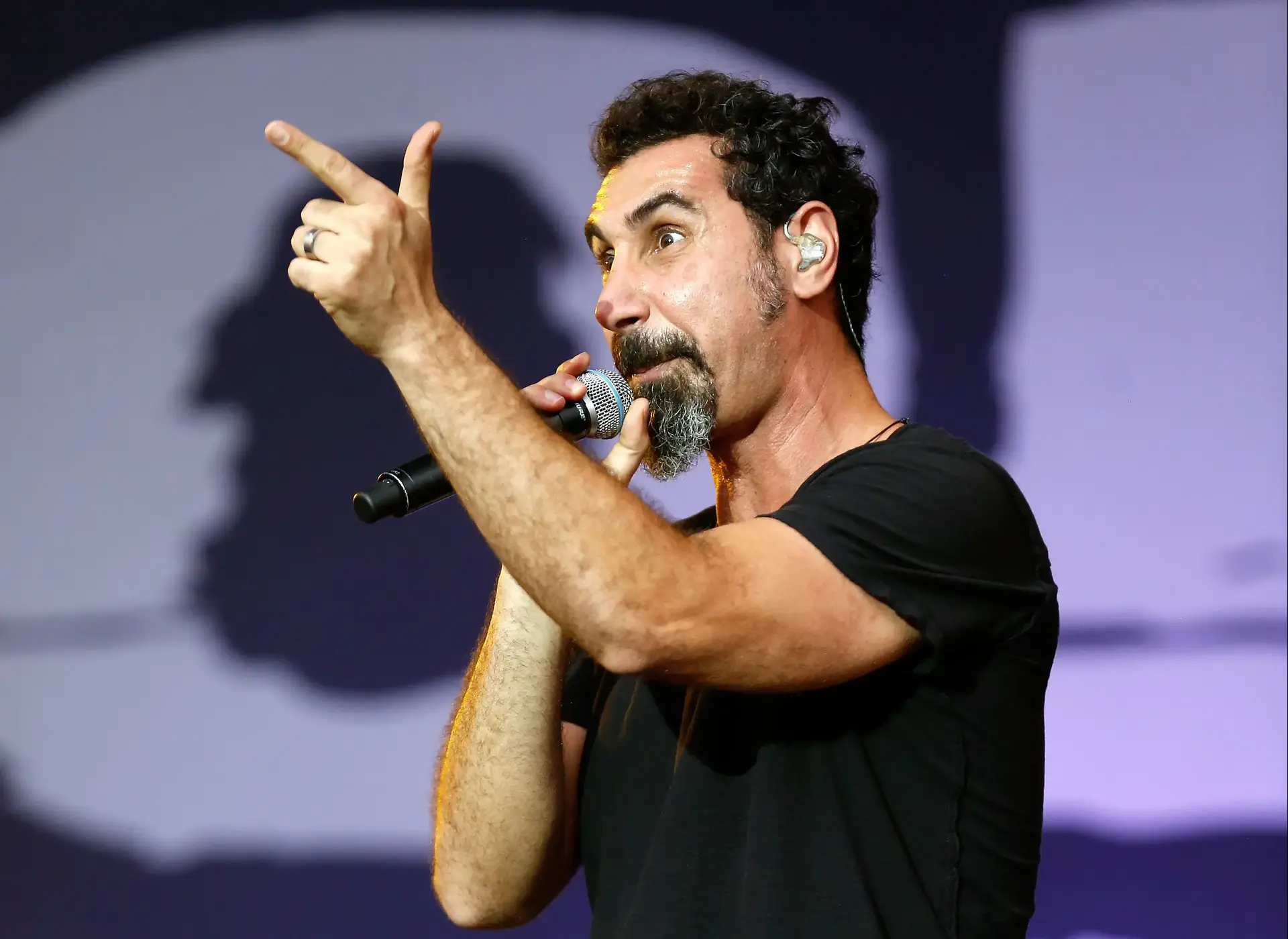סולן להקת המטאל המצליחה נגד נתניהו: "לך תז***ן"