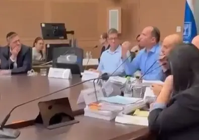 דריסת הכנסת וסכנה בינלאומית: המשנים ליועמ"שית מזהירים מפיצול התפקיד