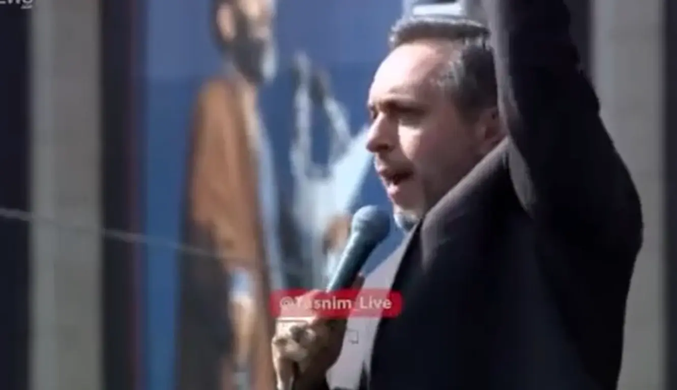 "היתה לנו פרצת אבטחה": שר החוץ האיראני חושף - ישראל ידעה איפה חמינאי הסתתר