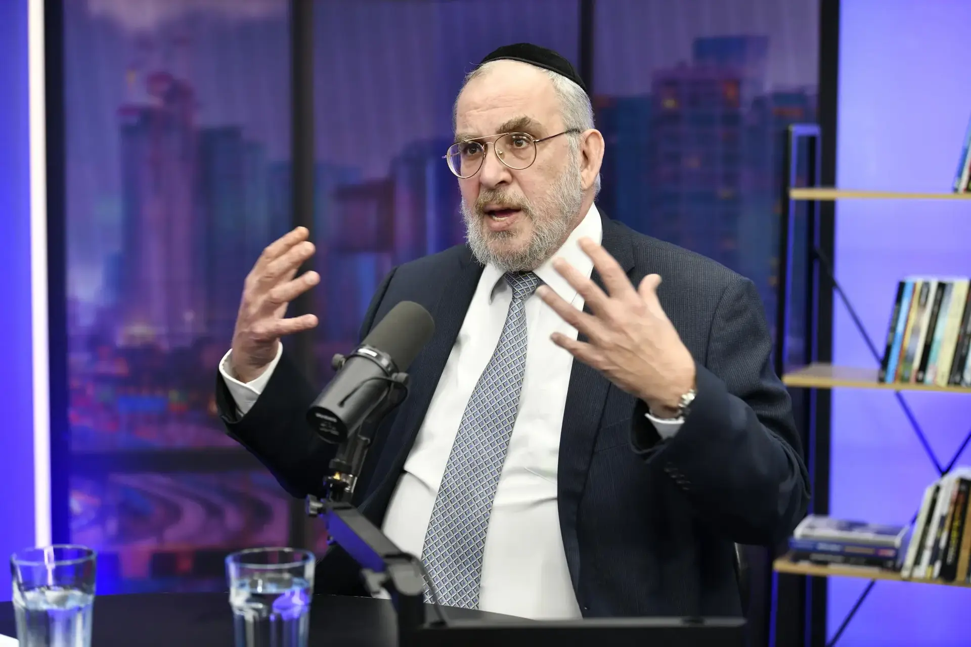 ח"כ יעקב אשר: "יכול להיות שאחרי הבחירות נשב על המדף כסחורה שאין לה קונים"