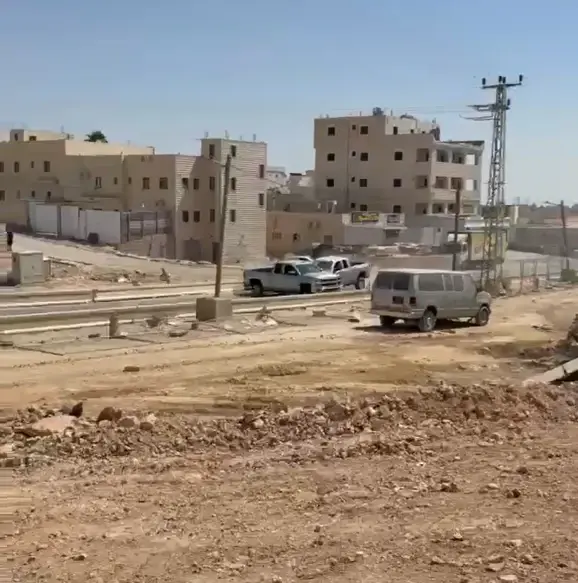 התנגש ברכב ונמלט מהמקום: קטטה בין חמולות בחורה | תיעוד