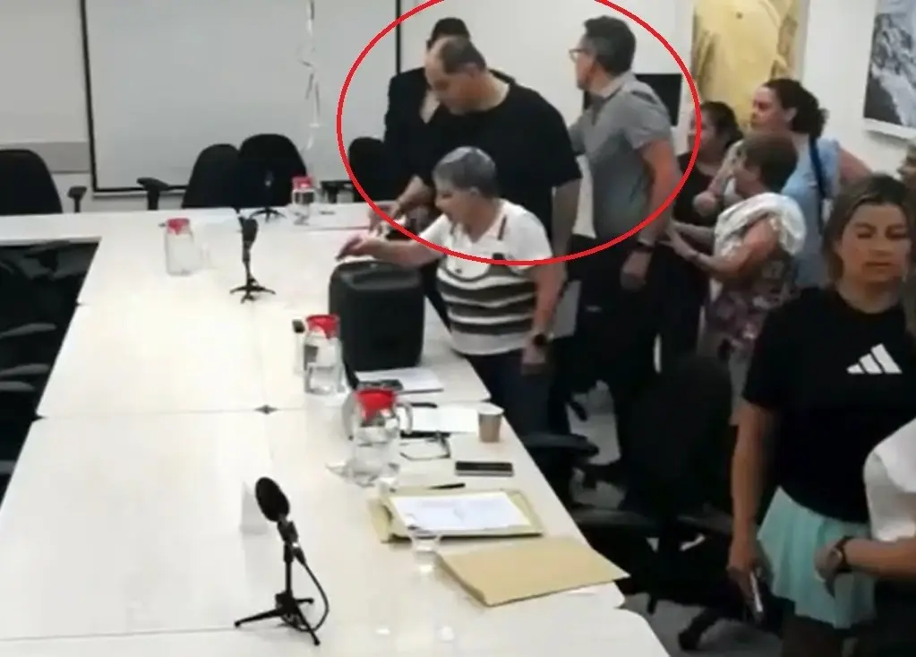 הסערה בערד מחריפה: ראש העיר סוגר את ישיבות המועצה לקהל; האופוזיציה: " זו דיקטטורה"