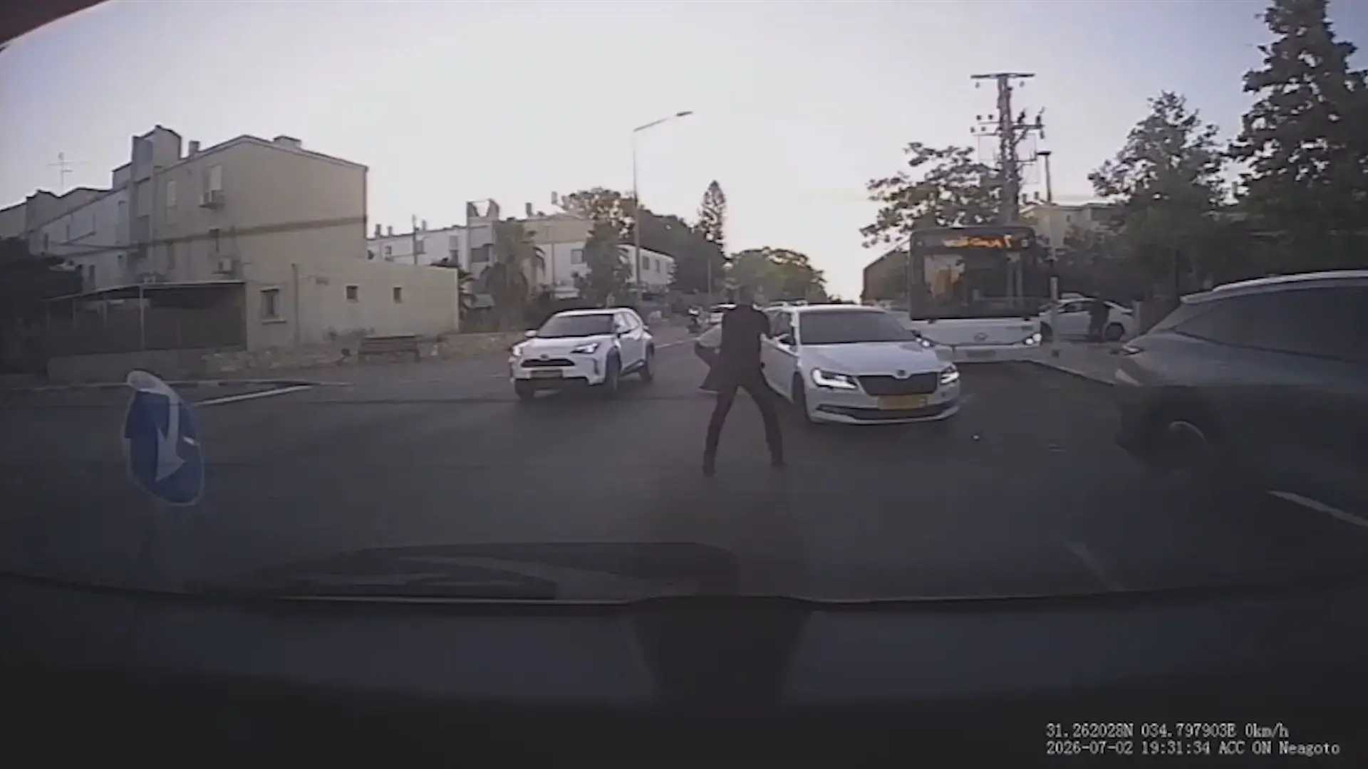 נמלטו משוטרים כשהם חמושים, ופגעו ברכב משפחה: כתב אישום נגד שני תושבי תל שבע