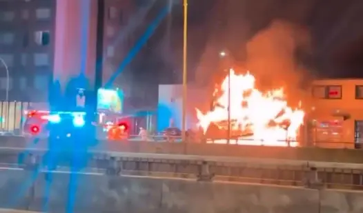 מסעדה כשרה הוצתה במונטריאול, בקנדה ביקרו את אדישות הממשלה