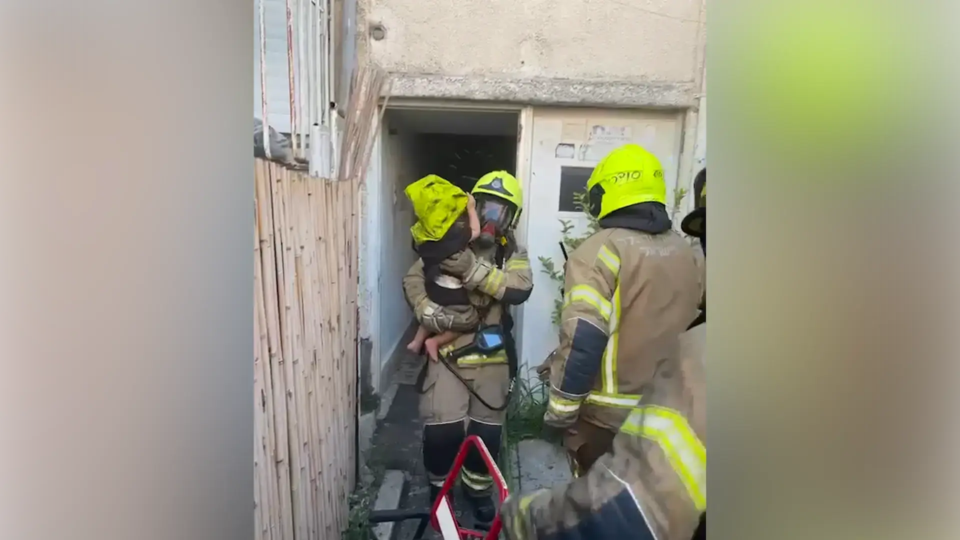 השריפה בדירה ברמלה: שלושה ילדים חולצו