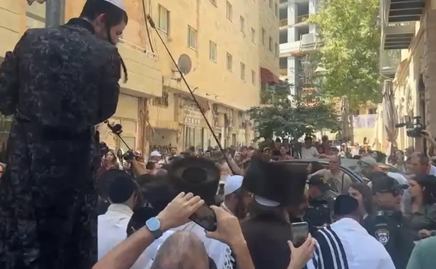 "הפך למוקד של שנאה": קפה בסמטה בירושלים ייסגר בשבת, לאחר שבועות של הפגנות חרדים