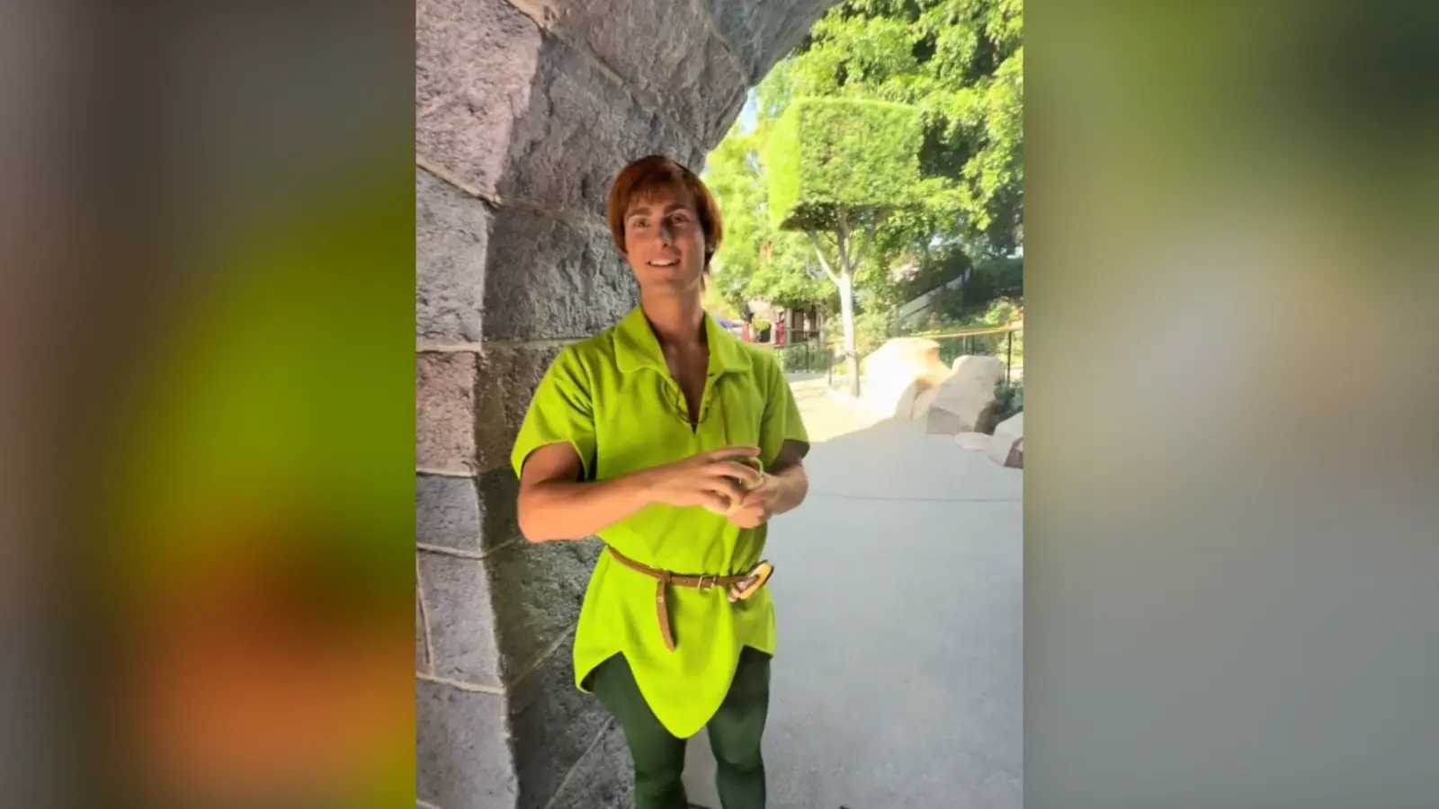 וונדי שומעת? לפיטר פן יש סטוקרית חדשה: "הוא צריך לחצן מצוקה"