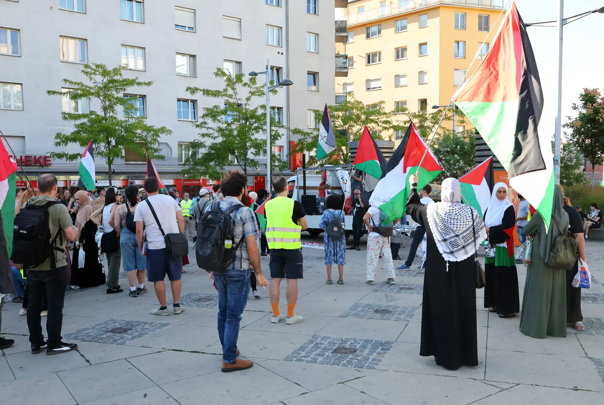 "החקיקה נגד מוצרי ההתנחלויות היא אנטישמיות": נוצרים הגיעו להביע תמיכה