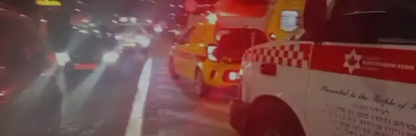 נהג אוטובוס התמוטט במהלך נסיעה, מצבו אנוש