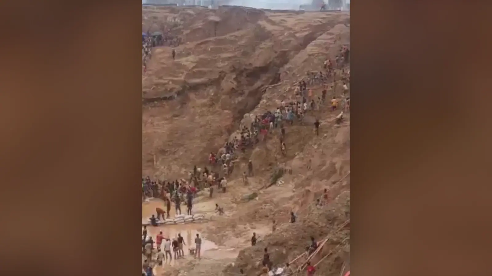 יותר מ-100 נהרגו בקריסת מכרה זהב באפריקה: "למצוא אותם בחיים יהיה נס"