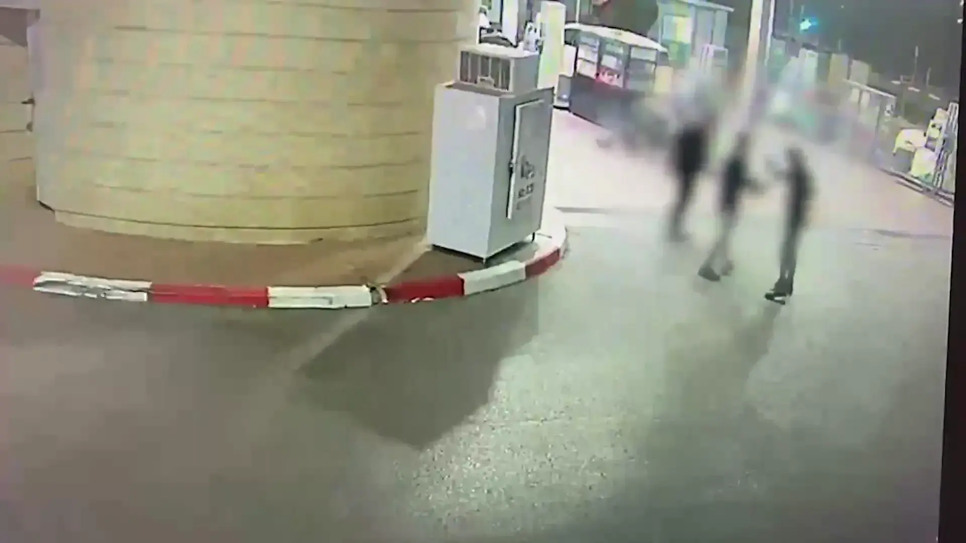 תיעוד קשה: דקר את המתדלק רק כי ביקש ממנו להמתין