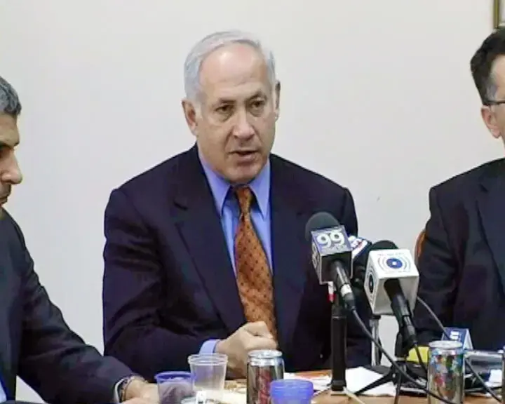 "ממשלת אולמרט מתנהגת בחולשה ובבלבול"