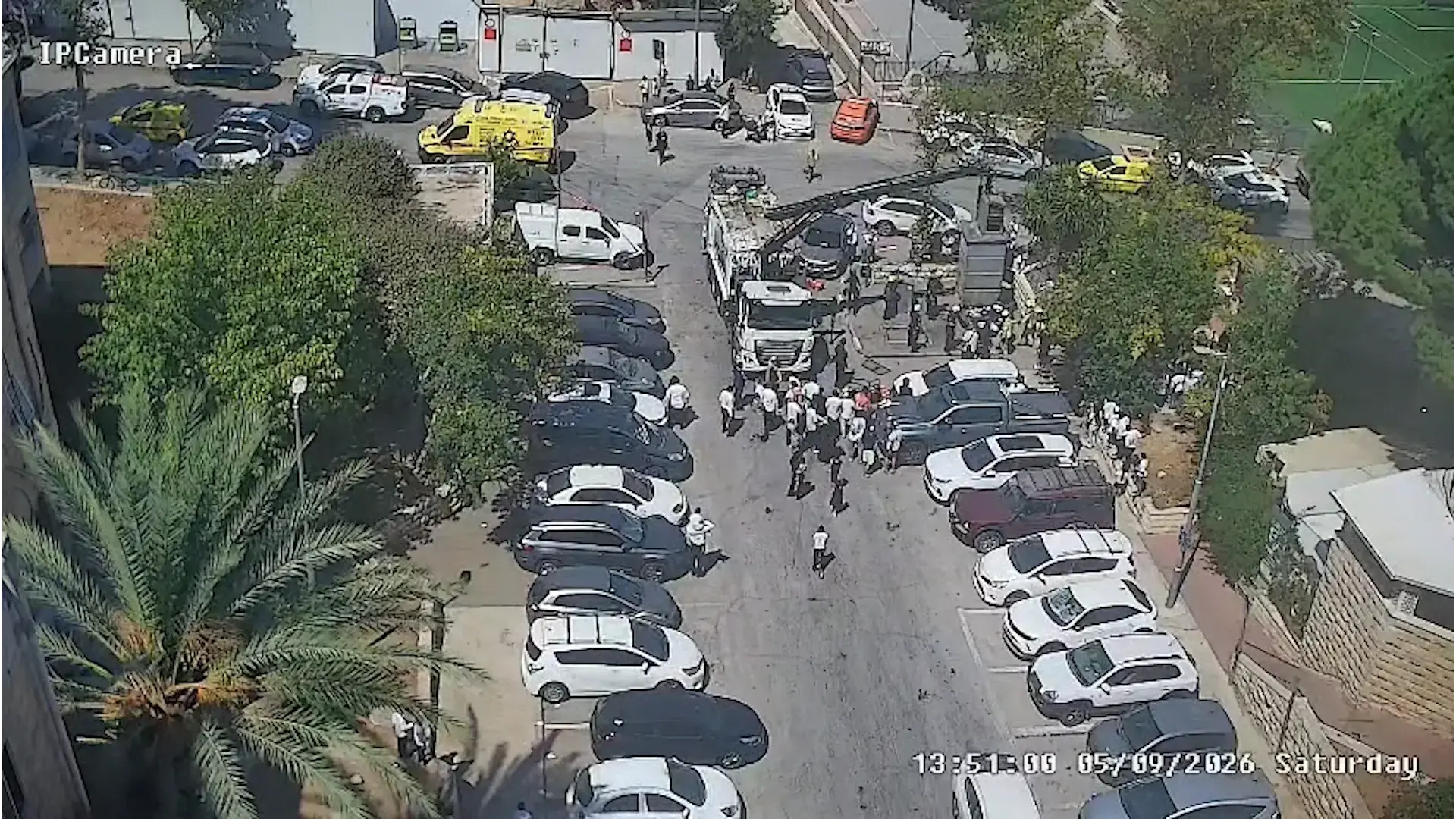 אדם אותר חי בתוך פח אשפה בירושלים - המשטרה עצרה את אחיו בניסיון רצח