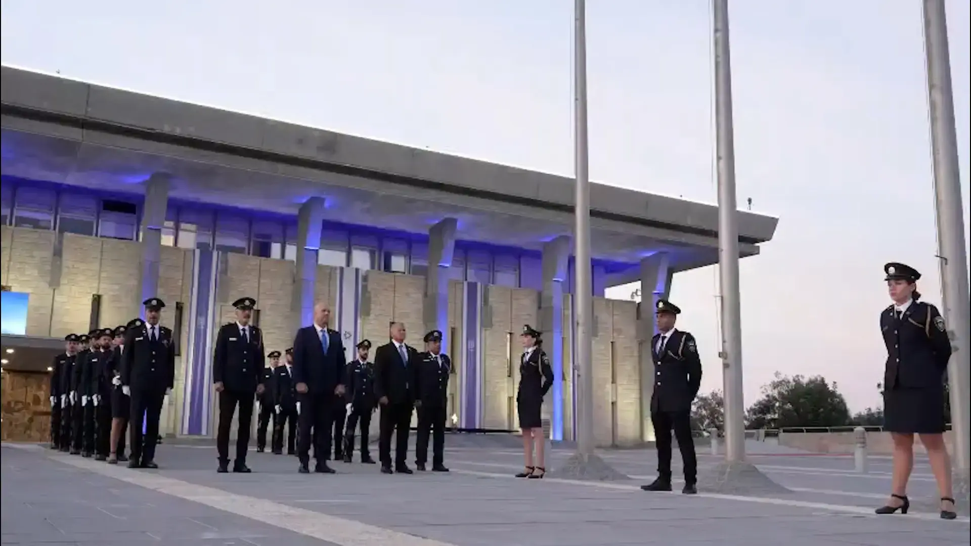 הדגלים הורדו לחצי התורן: ישראל מציינת את יום הזיכרון הלאומי לטבח ה-7 באוקטובר