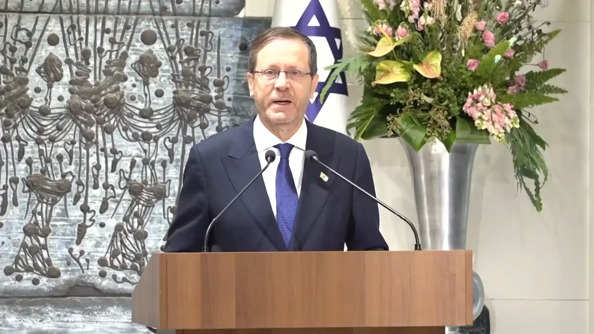 גיבורי טיסת דובאי מקבלים את אות הנשיא: "מנעתם אסון שהיה משנה את פני המדינה"