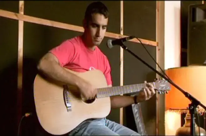 אורי בנאי - ילדה