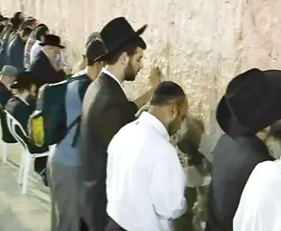 הרב הצבאי הראשי לשעבר חולץ מניסיון תקיפה