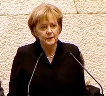 מרקל בכנסת: "יש להפסיק את הקסאמים"