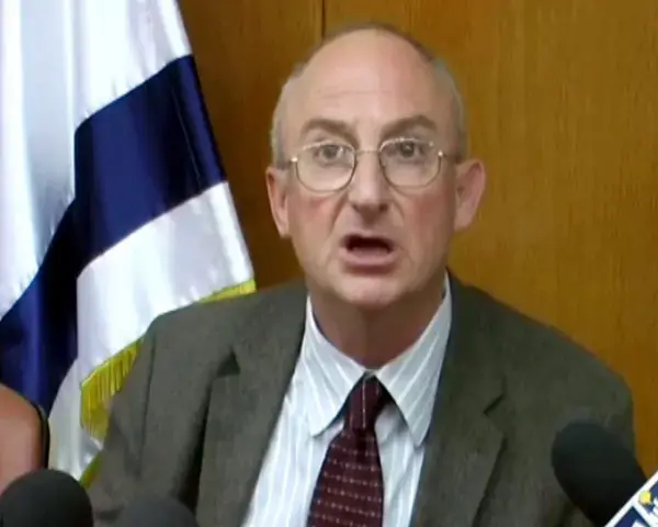 "לא היה קורה כלום אם מרקל לא היתה נואמת"