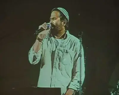 עצרת להרוגי מרכז הרב: להקים עוד התנחלויות