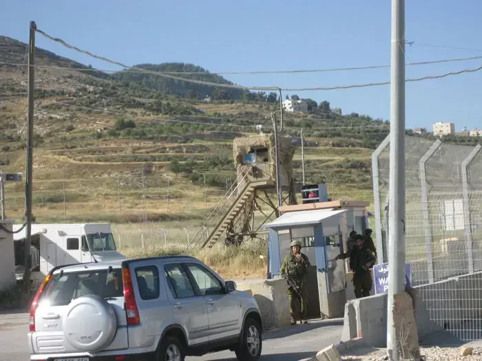 עונשי מאסר קלים לחיילים שהיכו פלסטיני