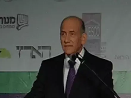 אולמרט: "עדיף לדבר מאשר לירות"