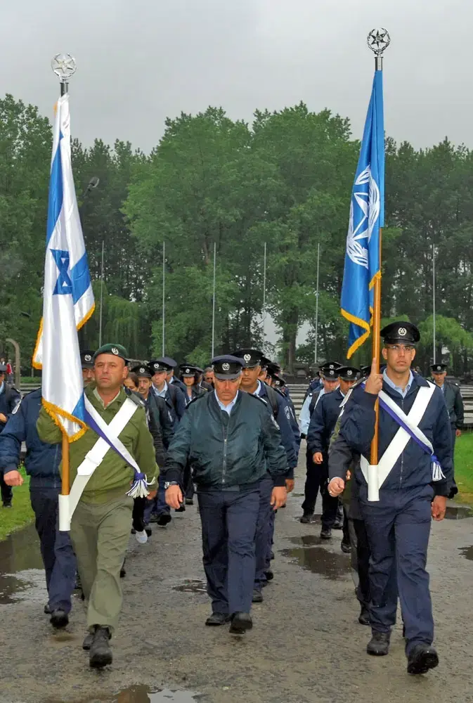 "עדים במדים": המפכ"ל הוביל מסע המשטרה לפולין
