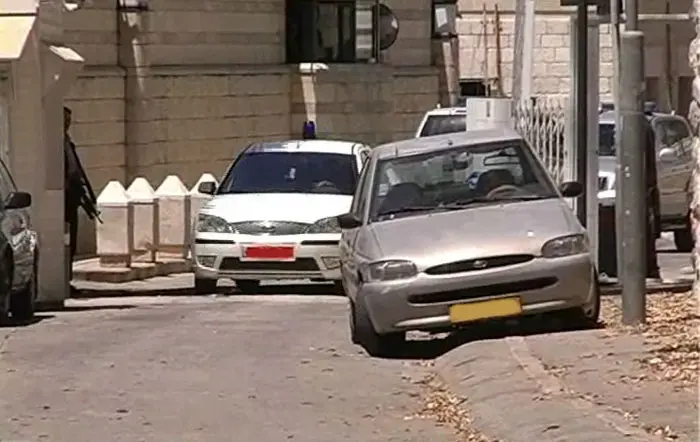 פרשת המעטפות: רה"מ נחקר באזהרה