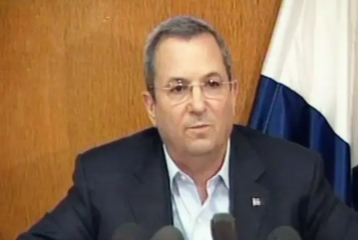"רה"מ חייב להתפטר או להשעות עצמו"