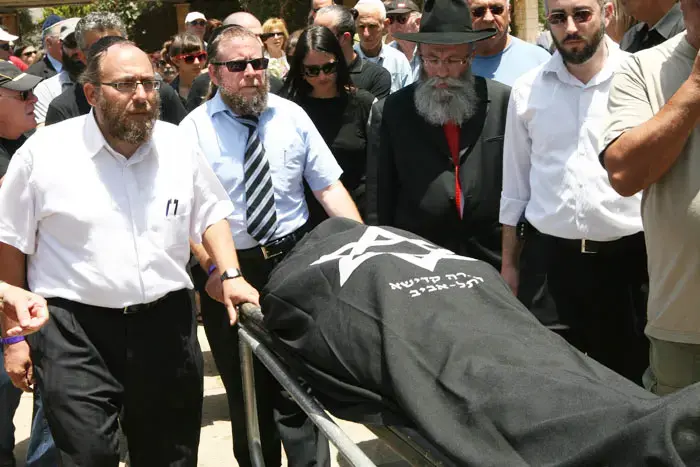 טומי לפיד הובא למנוחות בתל אביב
