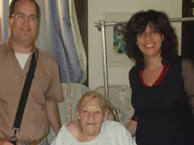 ארוחות ביכורים לניצולי השואה