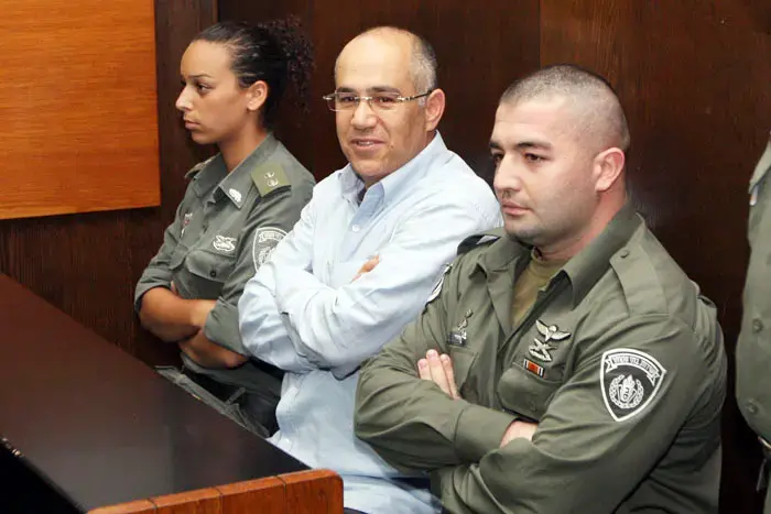 אשתו של בועז יונה נחתה בישראל ונחקרה